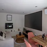 Appartement Honey Moon - Romantique Jacuzzi Et écran Cinema *