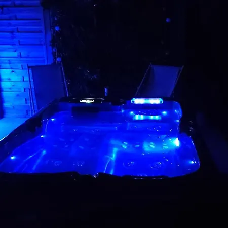 Honey Moon - Romantique Jacuzzi Et Ecran Cinema La Ciotat