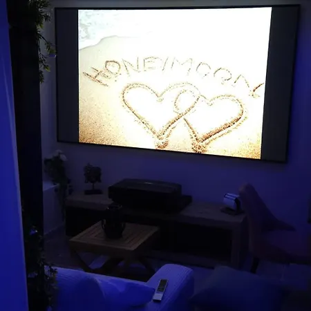 Апартаменты Honey Moon - Romantique Jacuzzi Et Ecran Cinema Ла-Сьота